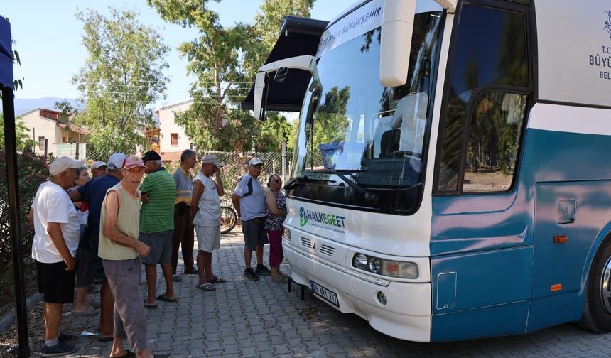 Aydın Büyükşehir Belediyesi Mobil Halk Ege Et'e Kuşadası'nda vatandaşlardan yoğun ilgi