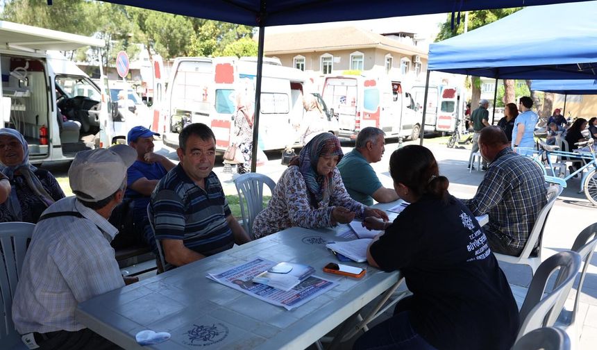 Başkan Çerçioğlu Mobil Ağız ve Diş Sağlığı hizmetlerini Çine'de vatandaşlarla buluşturdu