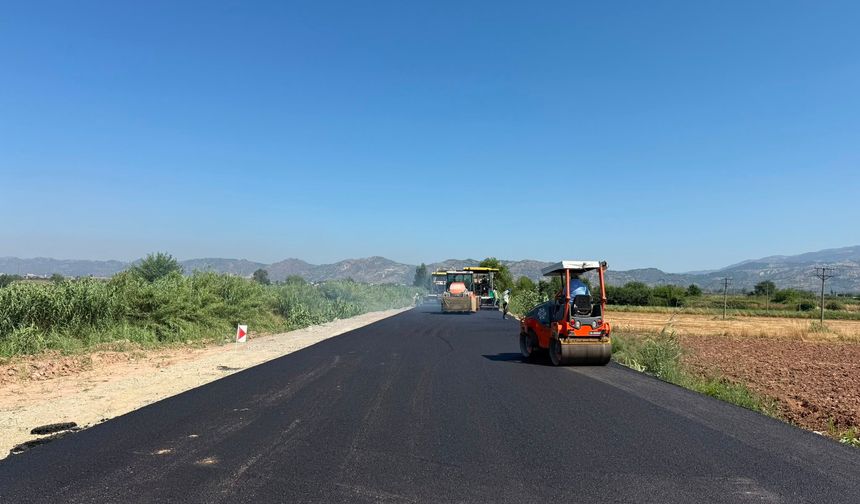 Başkan Çerçioğlu’nun öncülüğünde Aydın’ın tüm ilçelerinde yol yapım ve yenileme çalışmaları devam ediyor