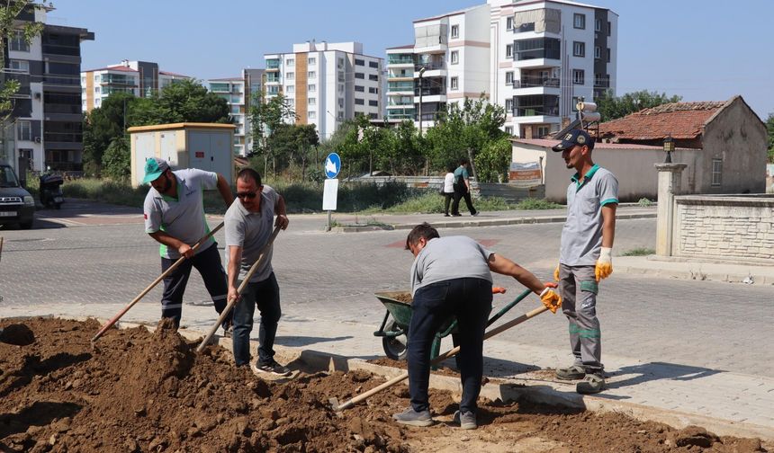 Nazilli'de yol, altyapı ve park çalışmaları sürüyor