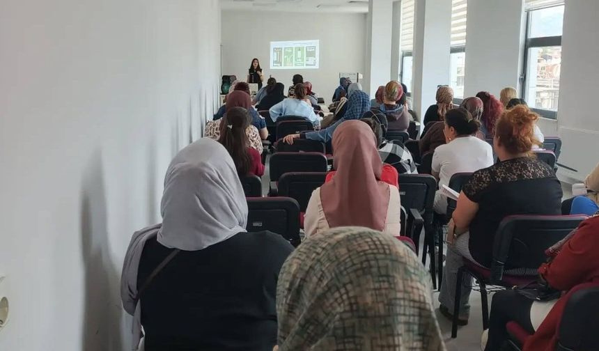 Nazilli'de kadın sağlığı, narkotik ve mahremiyet konularında eğitim verildi