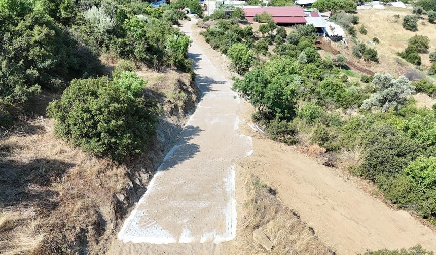 Nazilli Belediyesi Kırcaklı'da yolları yeniledi