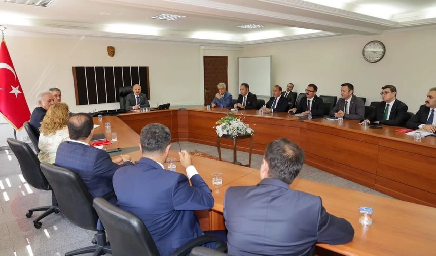 Vali Varol, kaymakamlarla koordinasyon toplantısında bir araya geldi