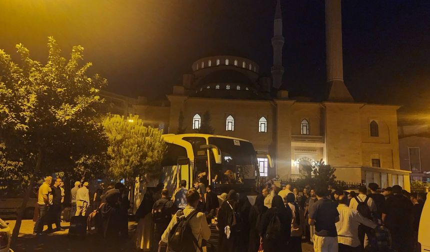 Aydın'dan 109 hafız dualarla umreye uğurlandı