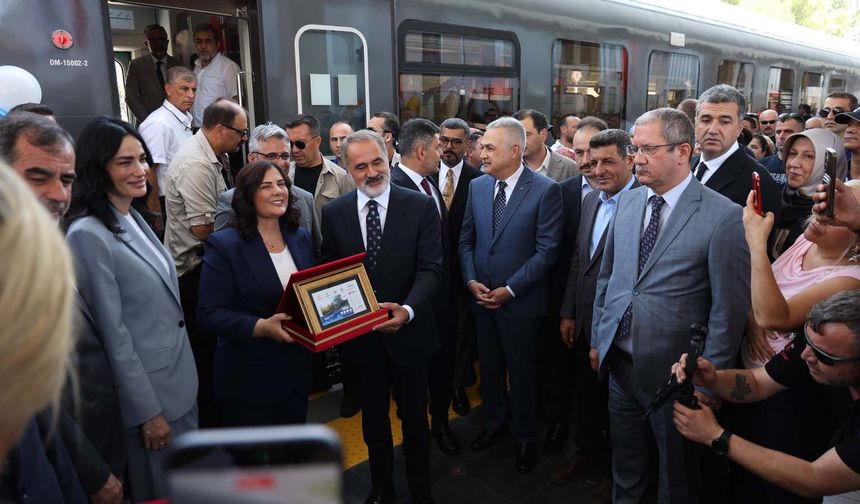 AYBAN banliyö hattı hizmete açıldı