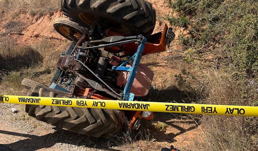 Karacasu’da traktör devrildi, 1 kişi hayatını kaybetti
