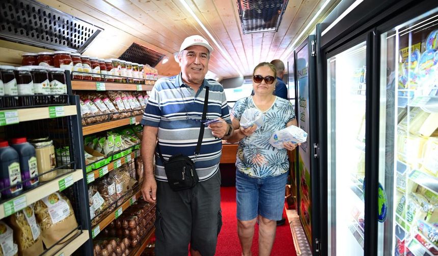 Başkan Çerçioğlu mobil hizmetleri Kuşadası’nda vatandaşlarla buluşturdu
