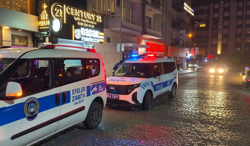 Çatıdan kopan beton parçaları korkuttu