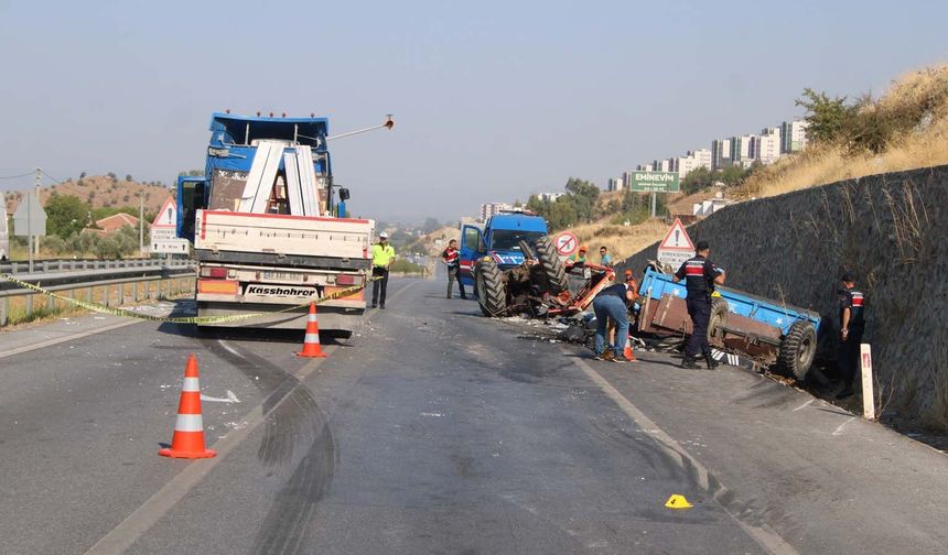 Aydın'da traktör tırla çarpıştı: 1 ölü, 2 yaralı