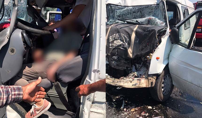 Buharkent'te minibüsler çarpıştı: 8 yaralı