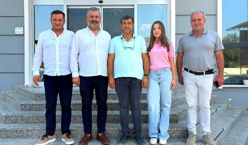 Özen Akgün “Değişim” için 7 ilçeyi karış karış geziyor!