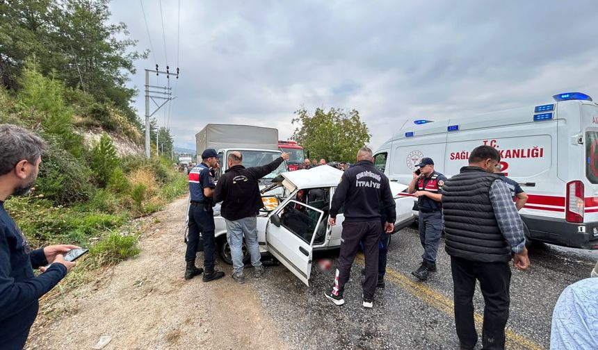 Bozdoğan'da trafik kazası: 1 kişi hayatını kaybetti, 2 yaralı