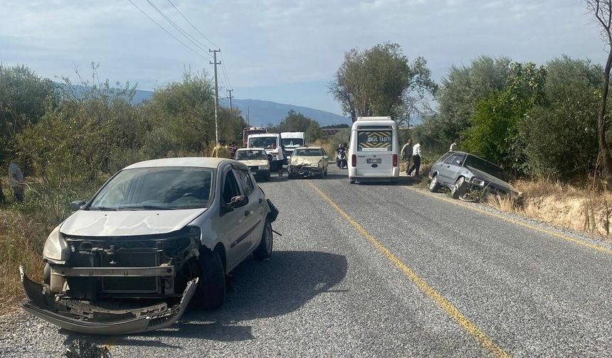 Bozdoğan’da zincirleme trafik kazası: 2 yaralı