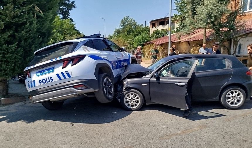 Nazilli’de polis aracı ile otomobil çarpıştı: 2 yaralı