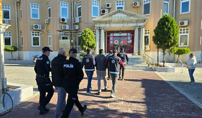 25 düzensiz göçmen yakalandı, 3 organizatör tutuklandı