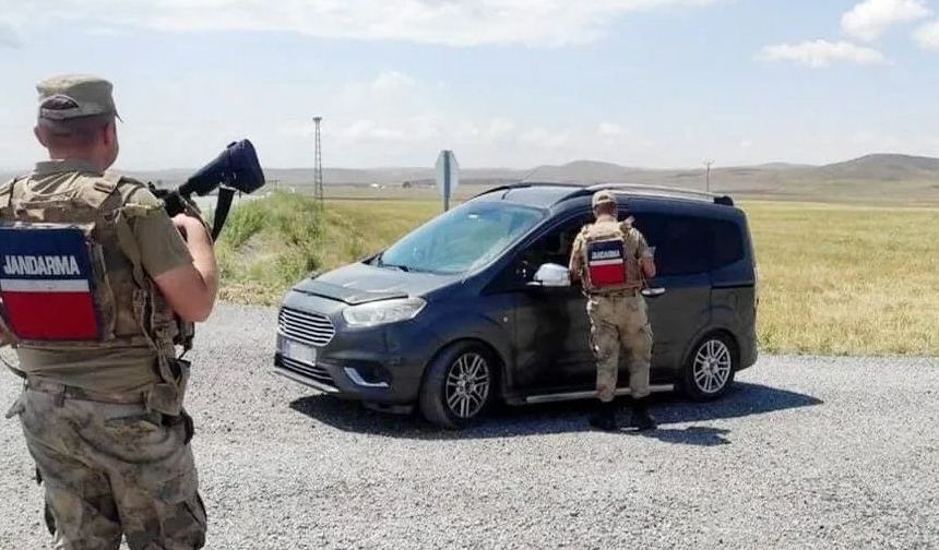 Jandarma mevzilerini paylaşan 8 şüpheli gözaltına alındı