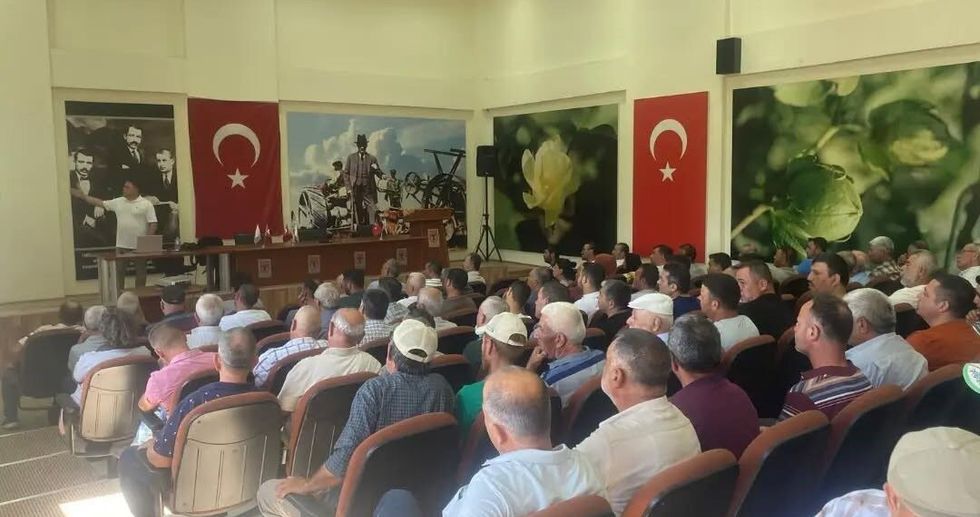 Aydınlı çiftçilere 'bitki koruma' eğitimi