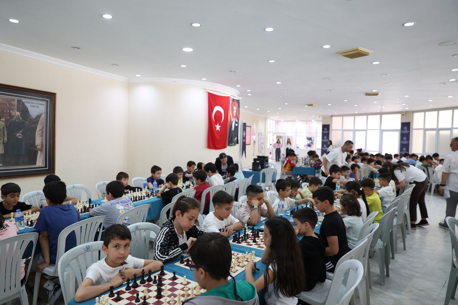 Başkan Çerçioğlu’nun Destekleri Ile Satranç Öğrenen Öğrenciler Hamlelerini Yarıştırdı (1)
