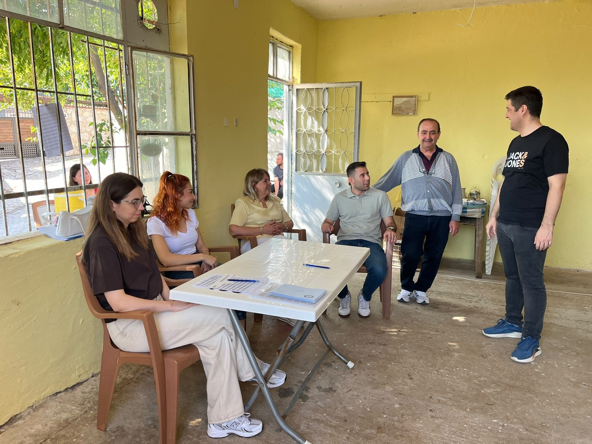 Aydın’da 7 Mahallede Sandık Kuruldu, Seçim Yapılıyor (1)