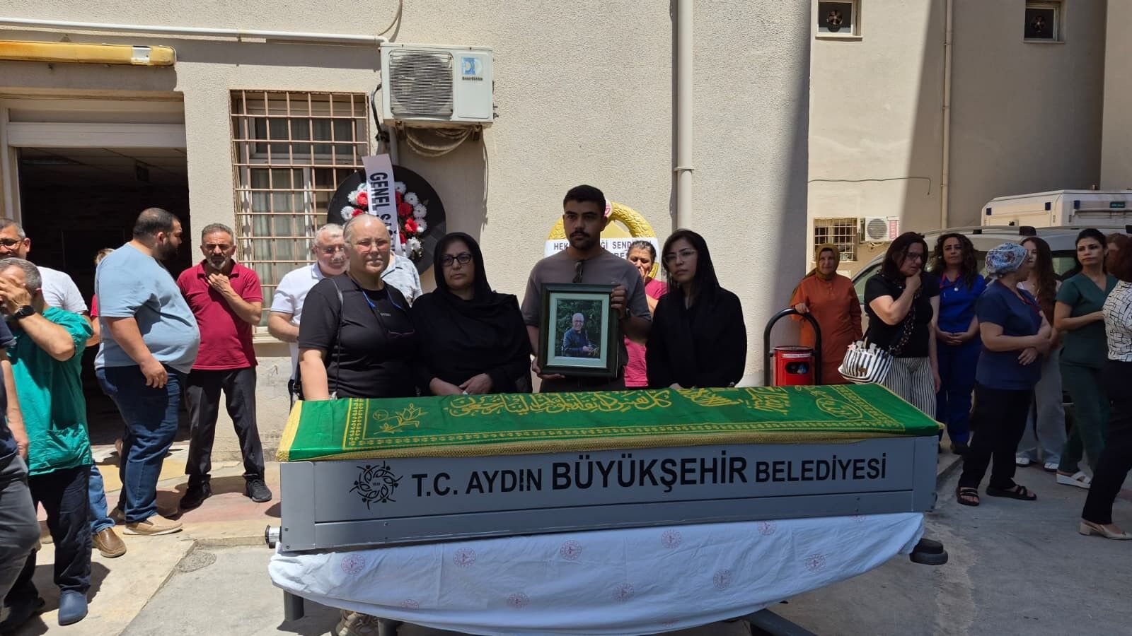 Aydın’ın Sevilen Doktoruna Gözyaşlarıyla Veda (1)