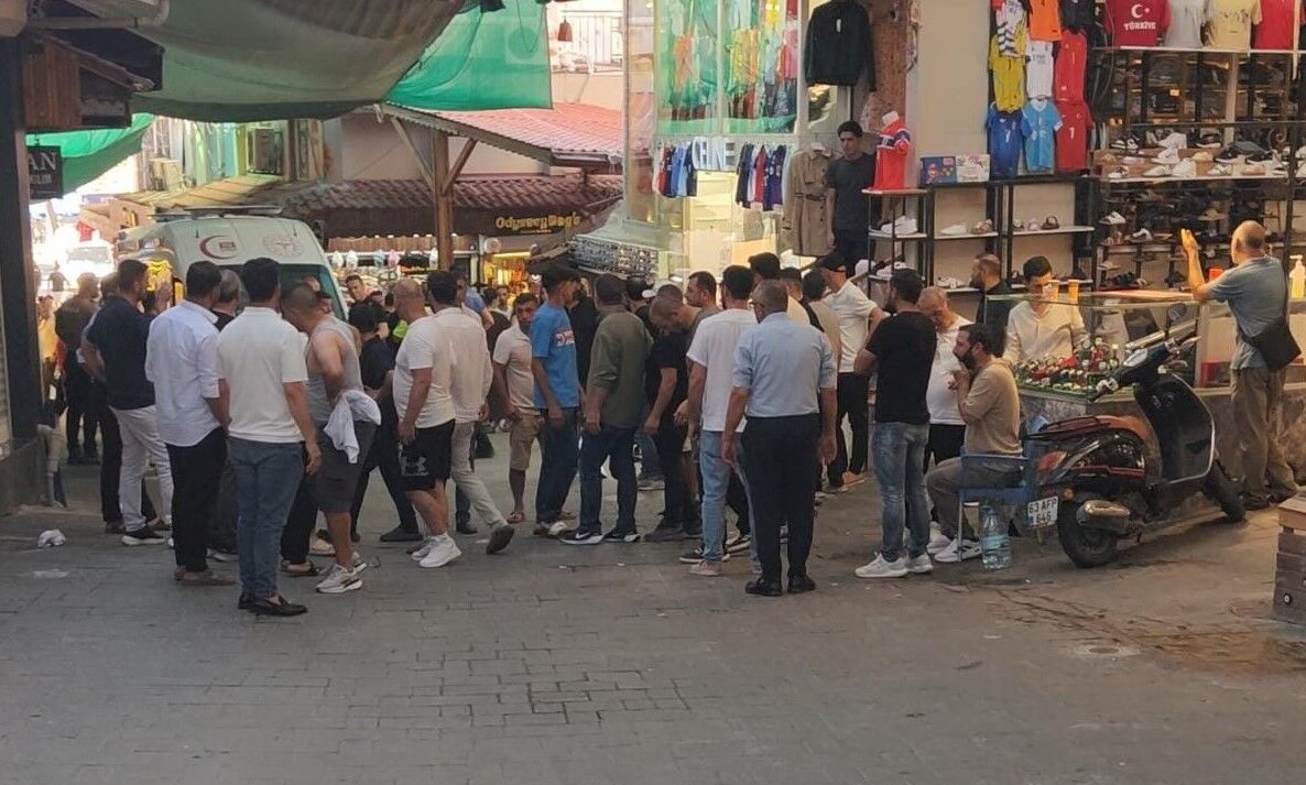 Kuşadası’nda Müşteri Kapma Kavgasında 2 Tutuklama (3)