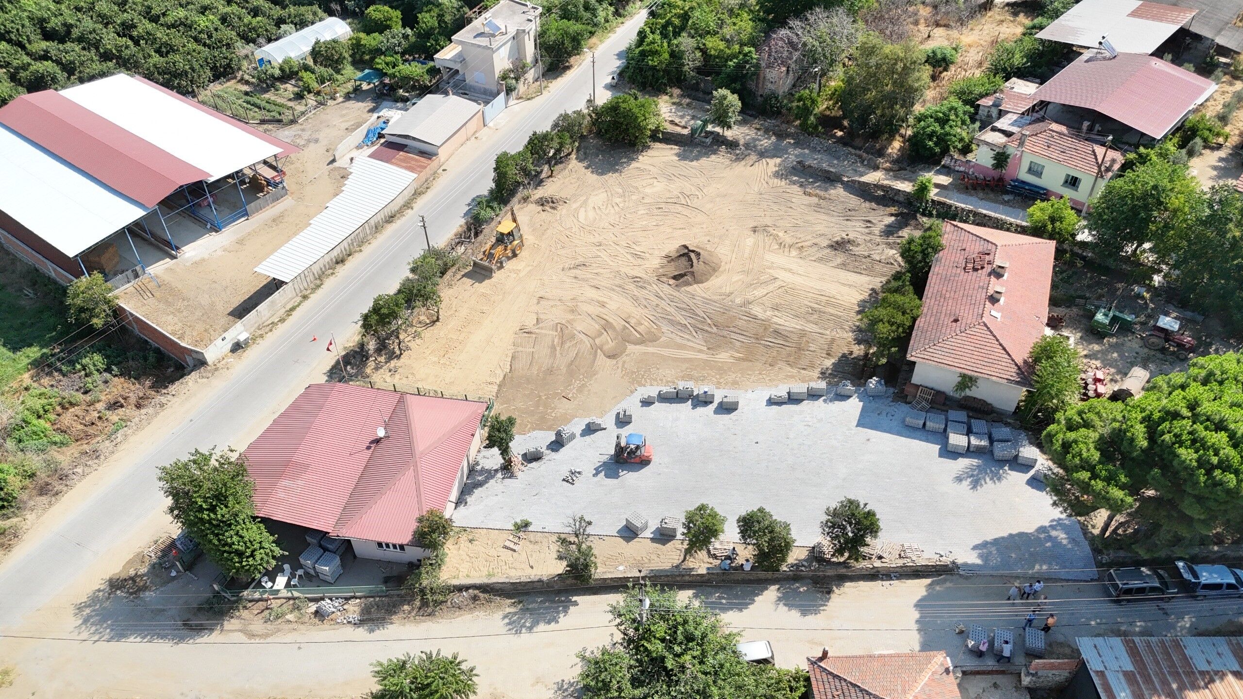 Nazilli Belediyesi Kırsalda Yatırımlarını Sürdürüyor (3)