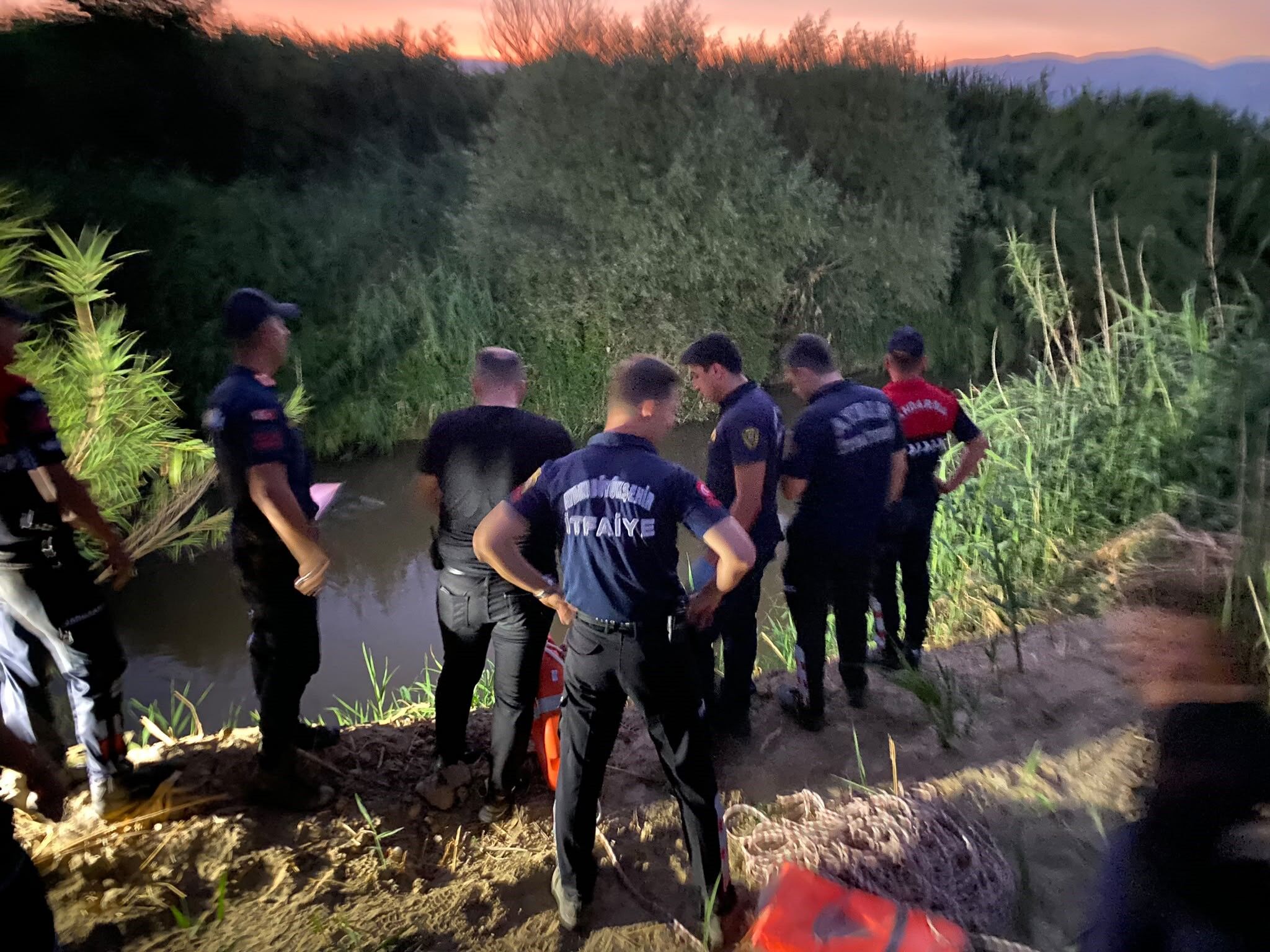 Nazilli’de Yaşandı, 2 Çocuk Babası Adam Için Ekipler Harekete Geçti (2)