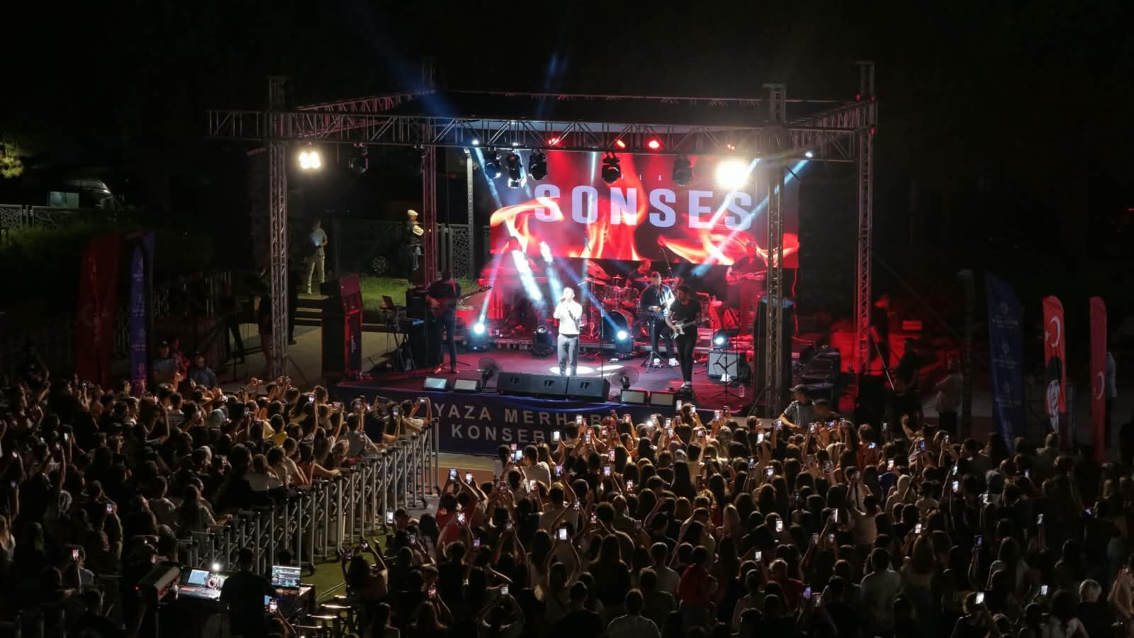 Başkan Çerçioğlu’ndan Mimar Sinan Park’ın Eşsiz Atmosferinde Yaz Konseri (4)