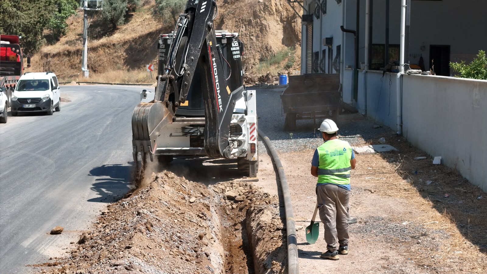 Çerçioğlu Çalışıyor, Mahallelerin Altyapısı Yenileniyor (7)