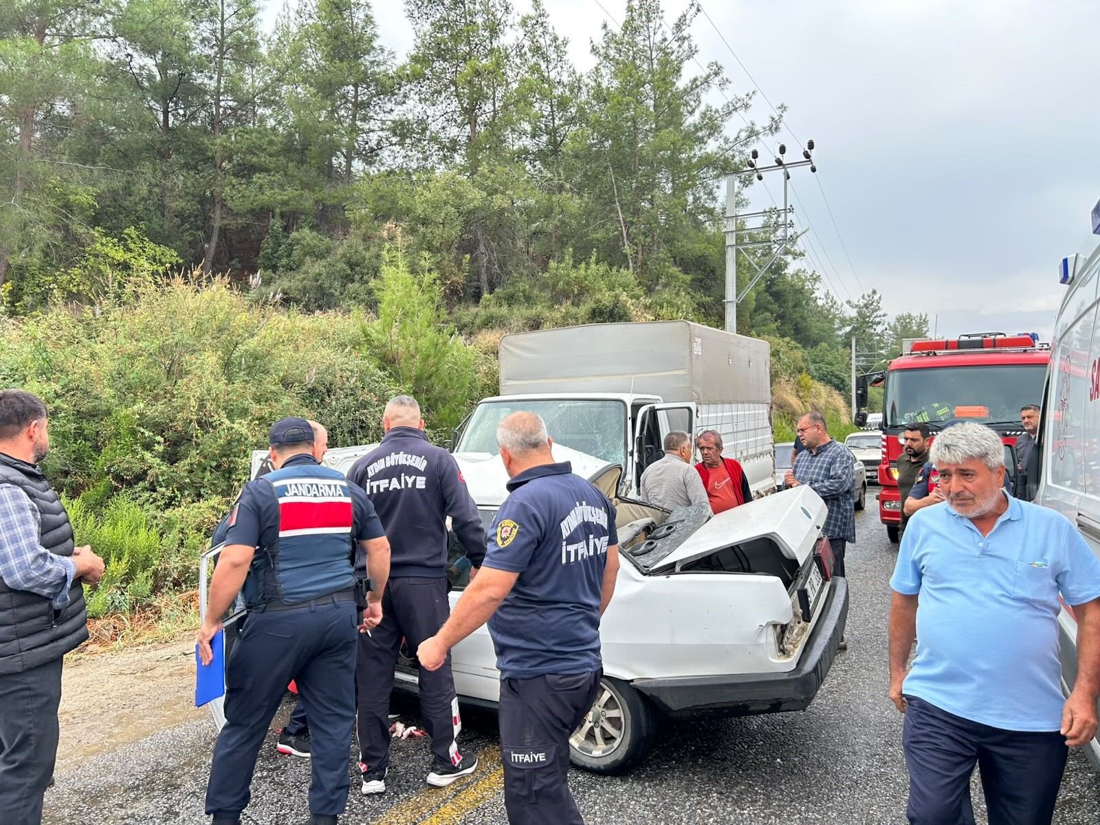 Aydın Bozdoğan’da Trafik Kazasında Hayatını Kaybeden Ve Yaralananlar Var (2)