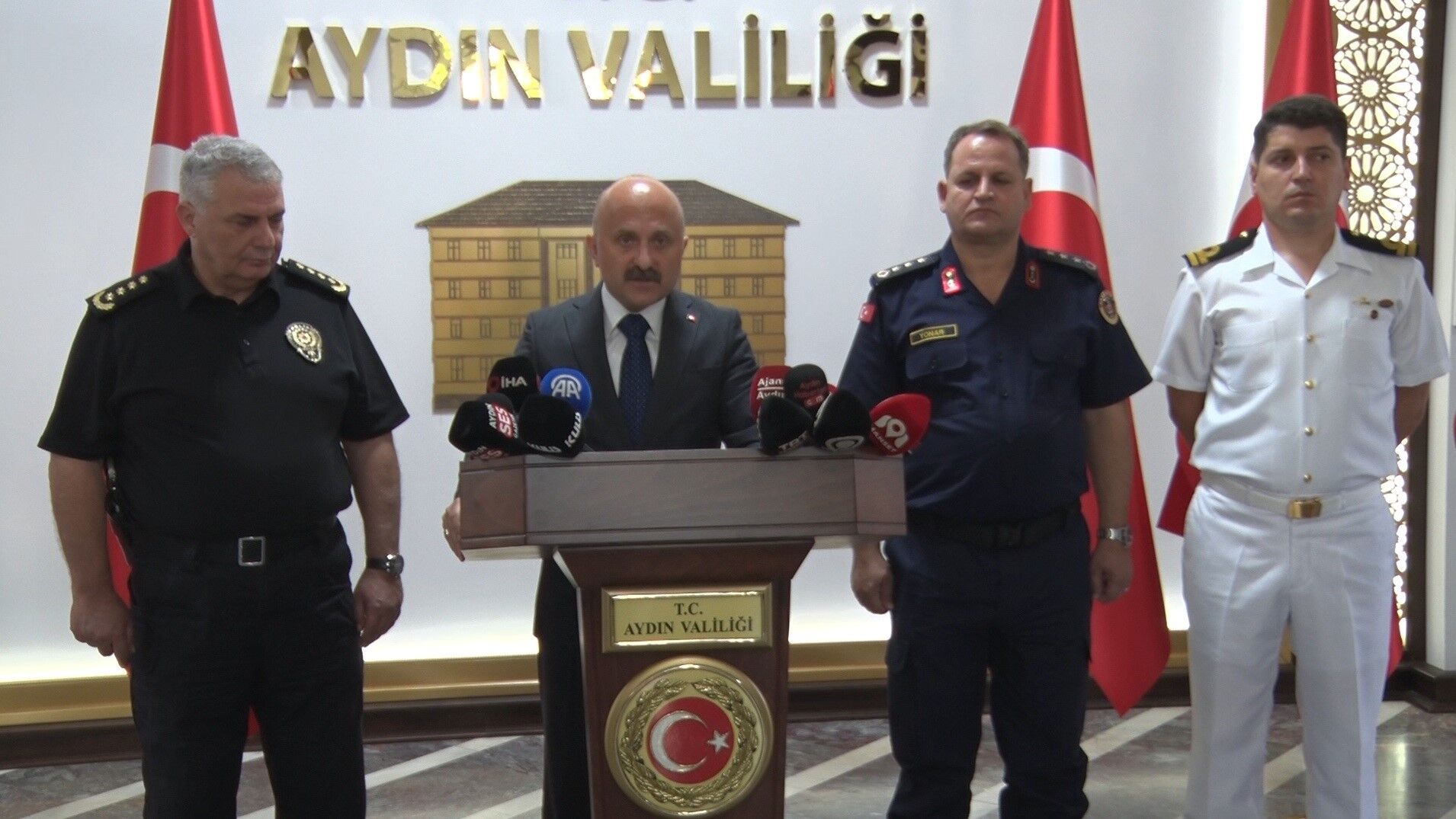 Aydın'da Bir Ayda 971 Aranan Şahıs Yakalandı (6)
