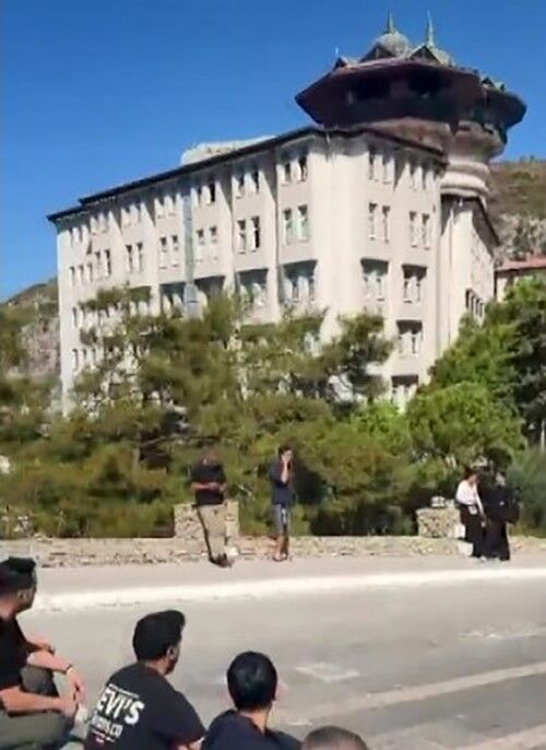 Kuşadası’nda Beş Yıldızlı Otelde Ortalık Karıştı (4)