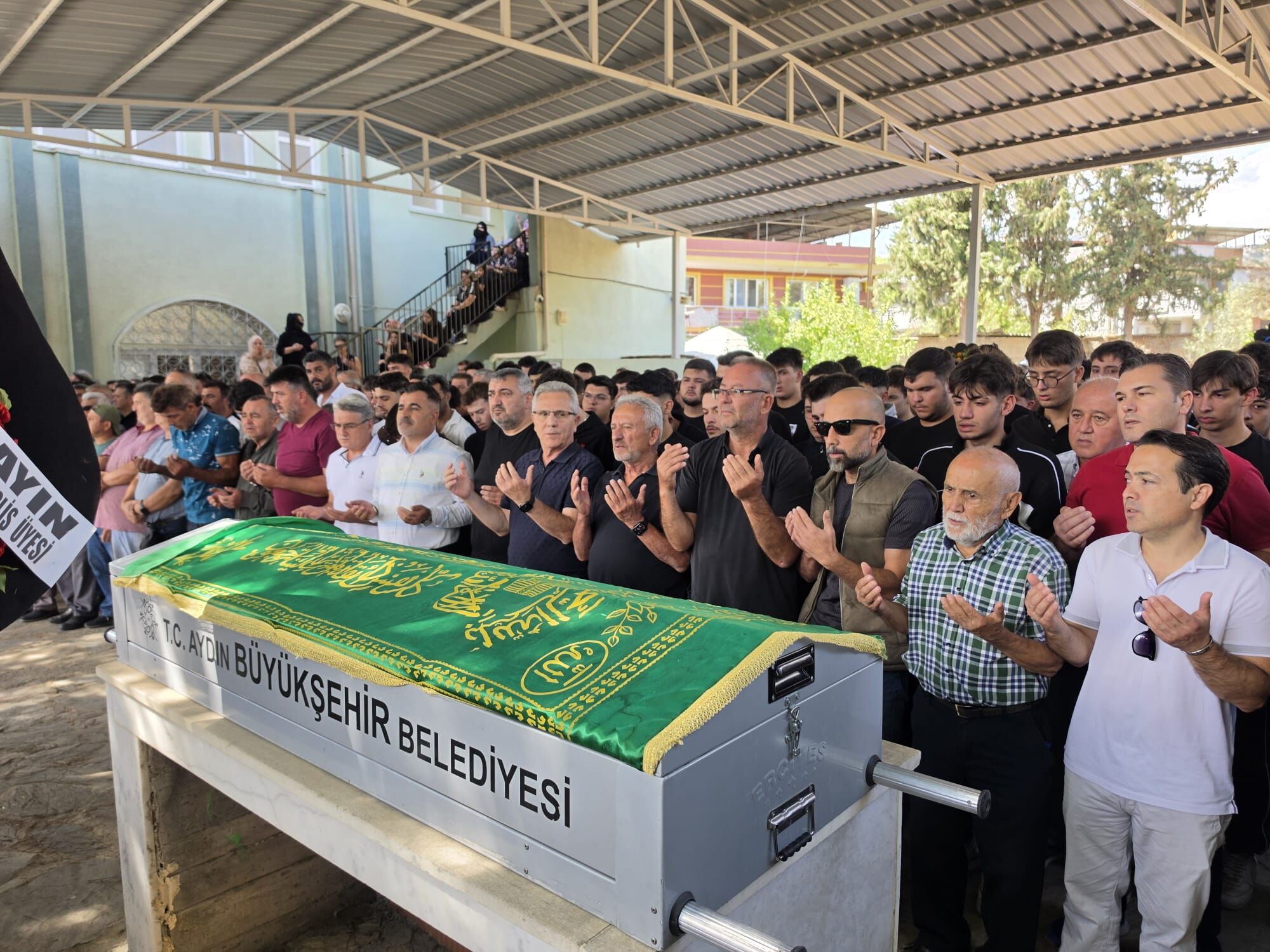 İsabeyli’de yürek yakan veda.. Gözyaşlarıyla son yolculuğuna uğurlandı
