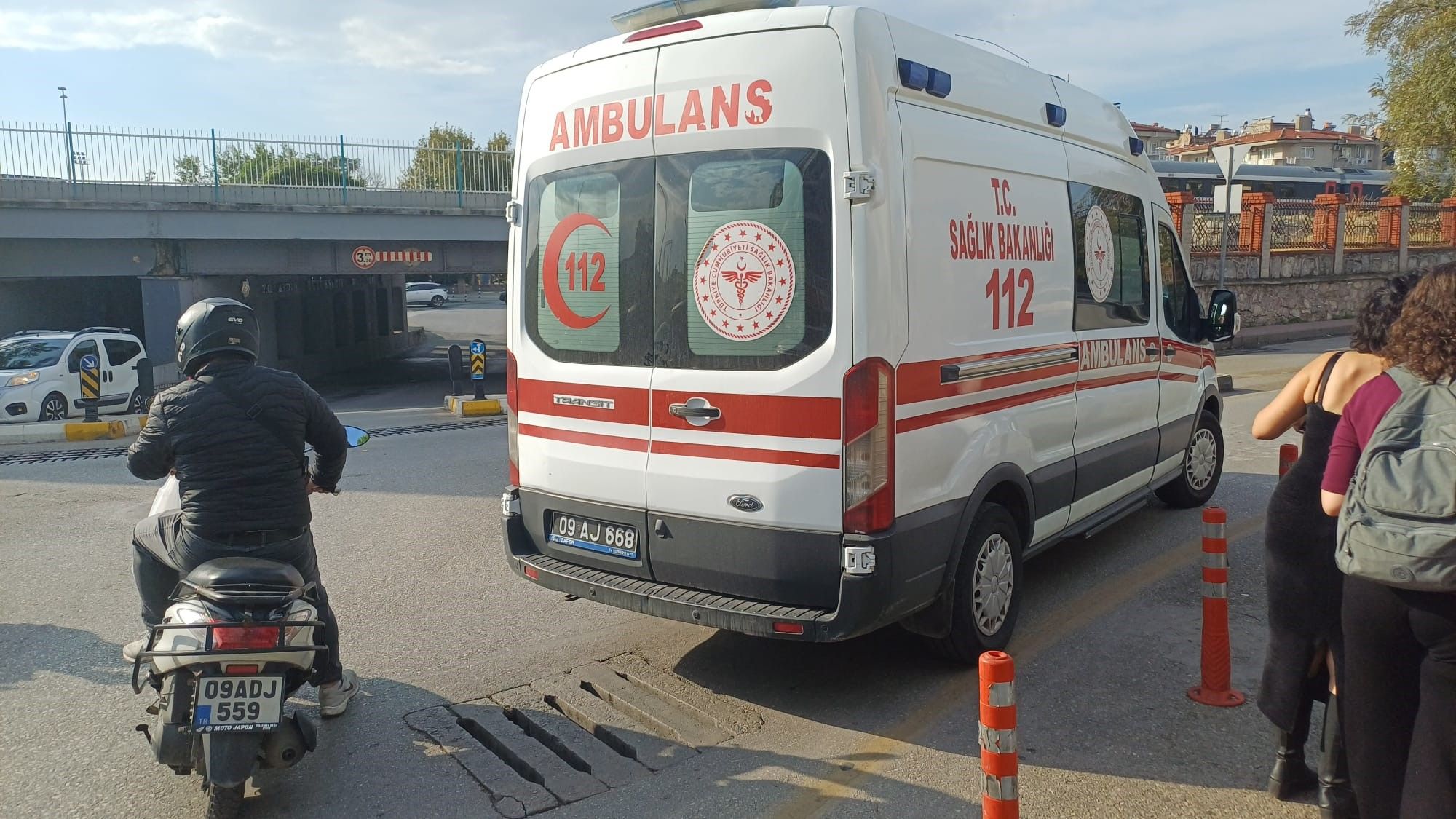 Ön fren kaza getirdi, bisikletiyle takla attı