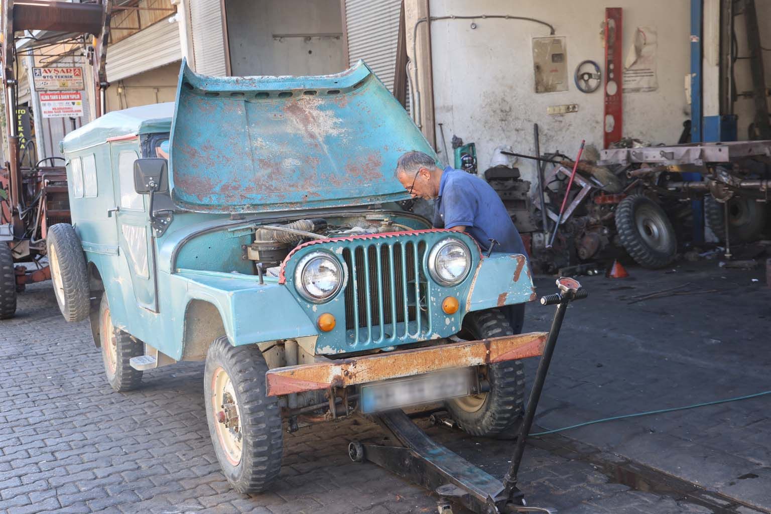Aydın’da 70 Yaşındaki Cipler Halen Taş Gibi (4)